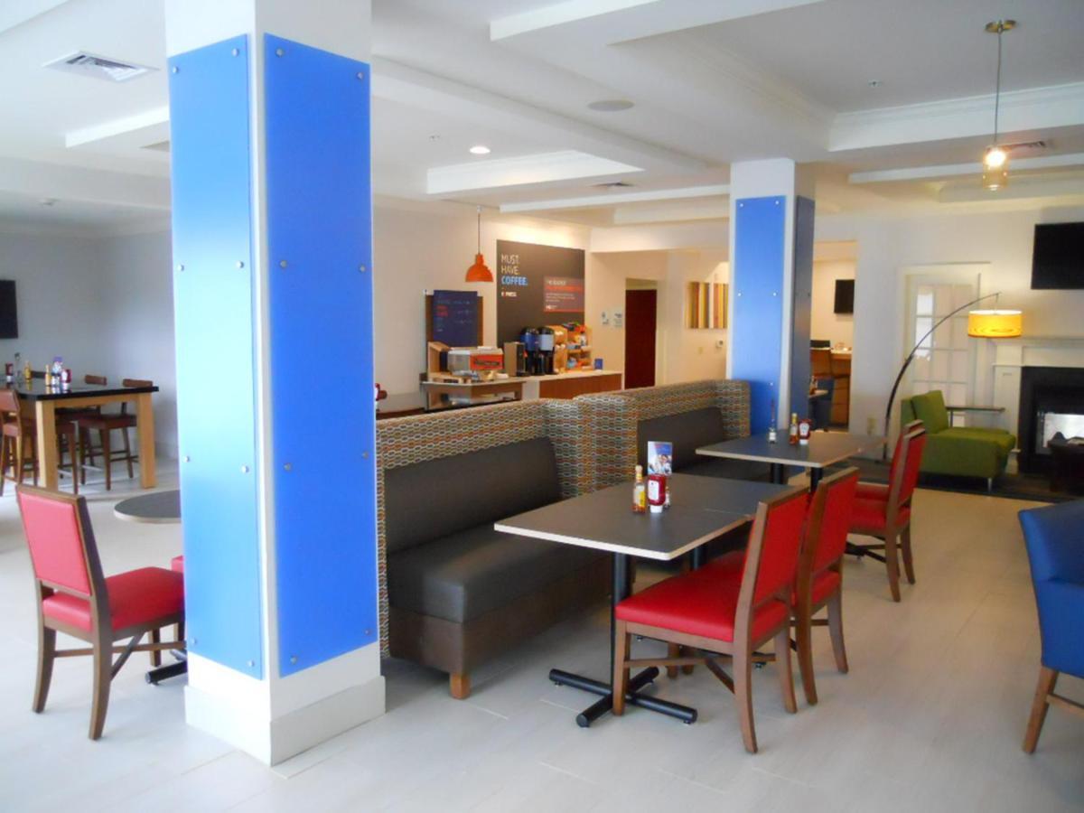 Holiday Inn Express Hotel & Suites Bethlehem Airport/Allentown Area By Ihg Ngoại thất bức ảnh